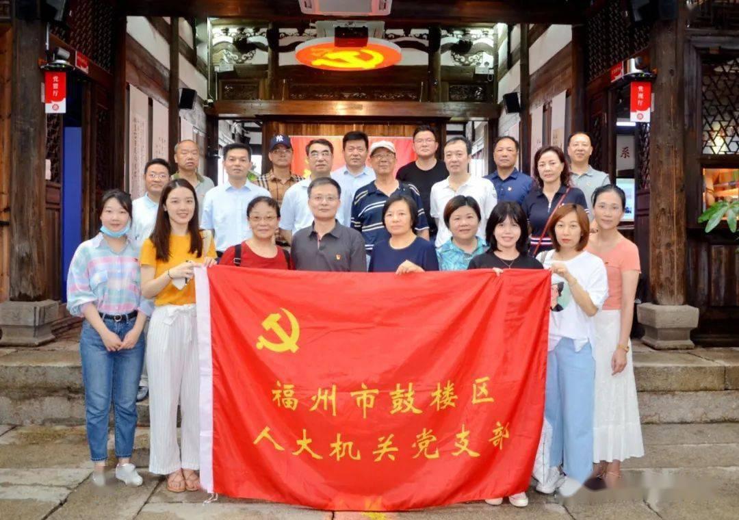 贝乐虎教宝宝们念古诗《望庐山瀑布》，快来学习吧游戏画面